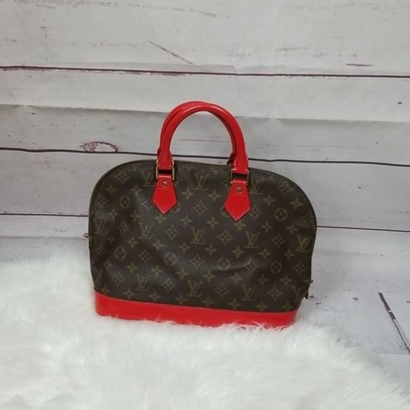 Louis Vuitton Monogram with Red Accents Shoulder Bag - Picture 3 of 15